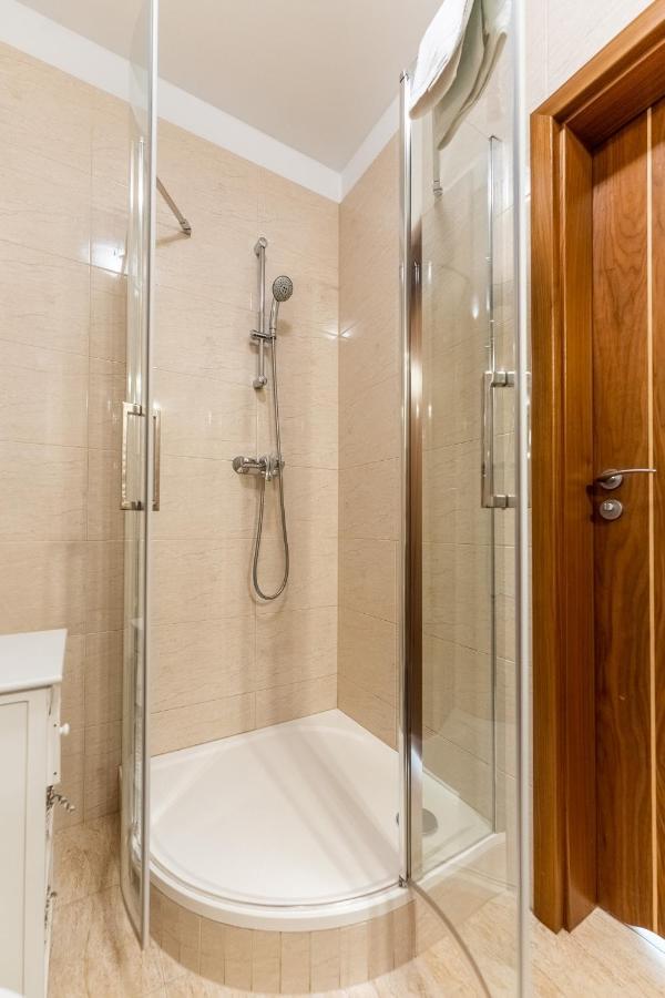 Aqua Marina Plaza-Basen Apartment เมียนซิดดรอแย ภายนอก รูปภาพ
