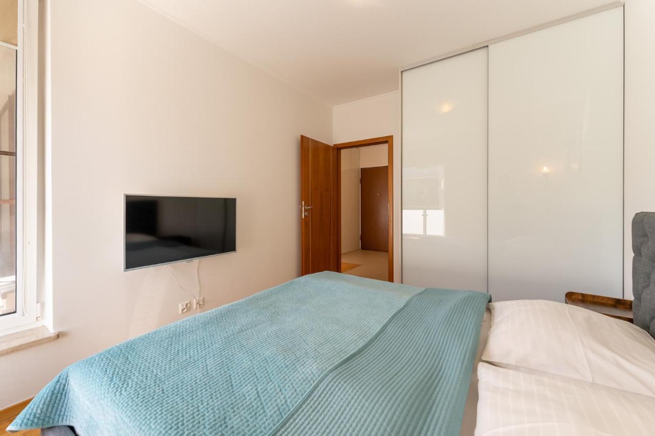 Aqua Marina Plaza-Basen Apartment เมียนซิดดรอแย ภายนอก รูปภาพ