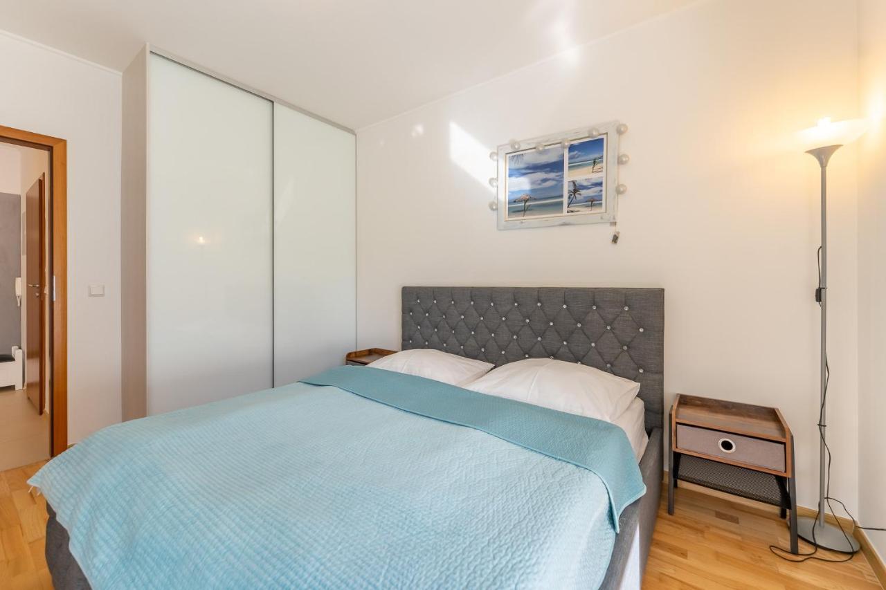 Aqua Marina Plaza-Basen Apartment เมียนซิดดรอแย ภายนอก รูปภาพ
