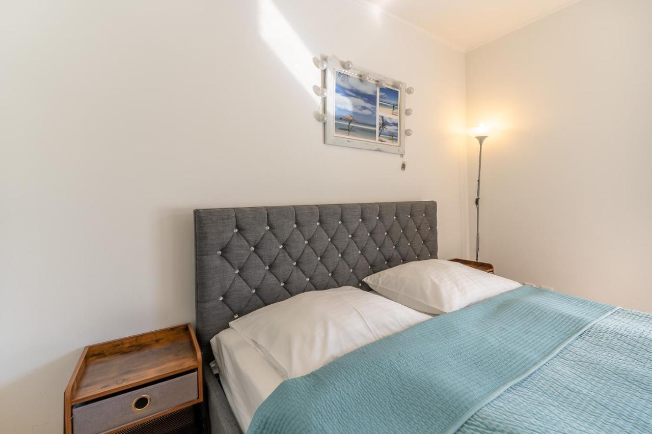 Aqua Marina Plaza-Basen Apartment เมียนซิดดรอแย ภายนอก รูปภาพ