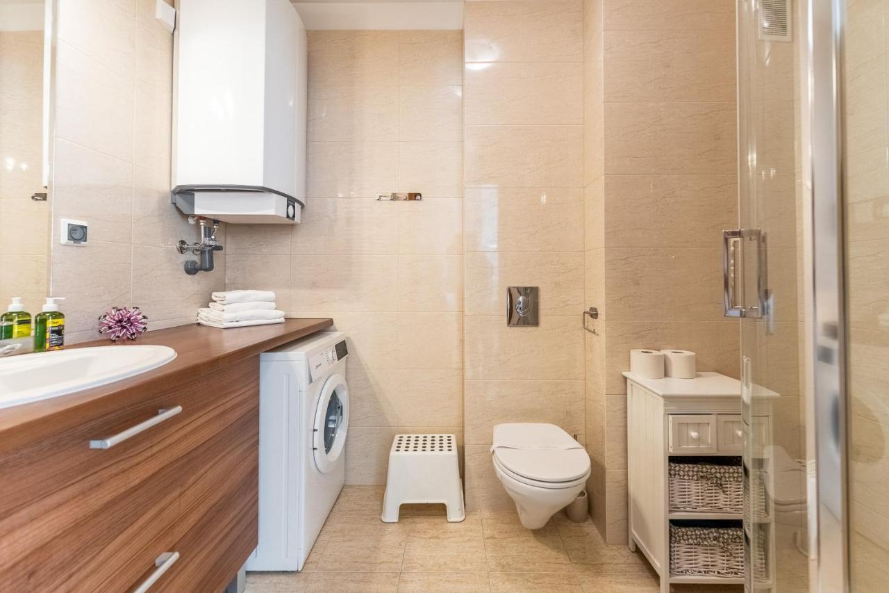 Aqua Marina Plaza-Basen Apartment เมียนซิดดรอแย ภายนอก รูปภาพ
